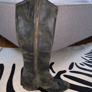 Donald J Pliner camo boots